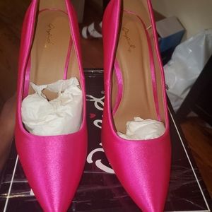 Fushia pink pumps